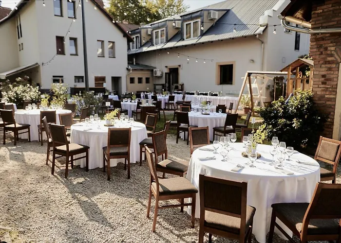 Revesz Hotel, Restaurant And Rosa Spa