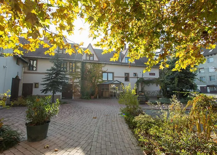 Revesz Hotel, Restaurant And Rosa Spa