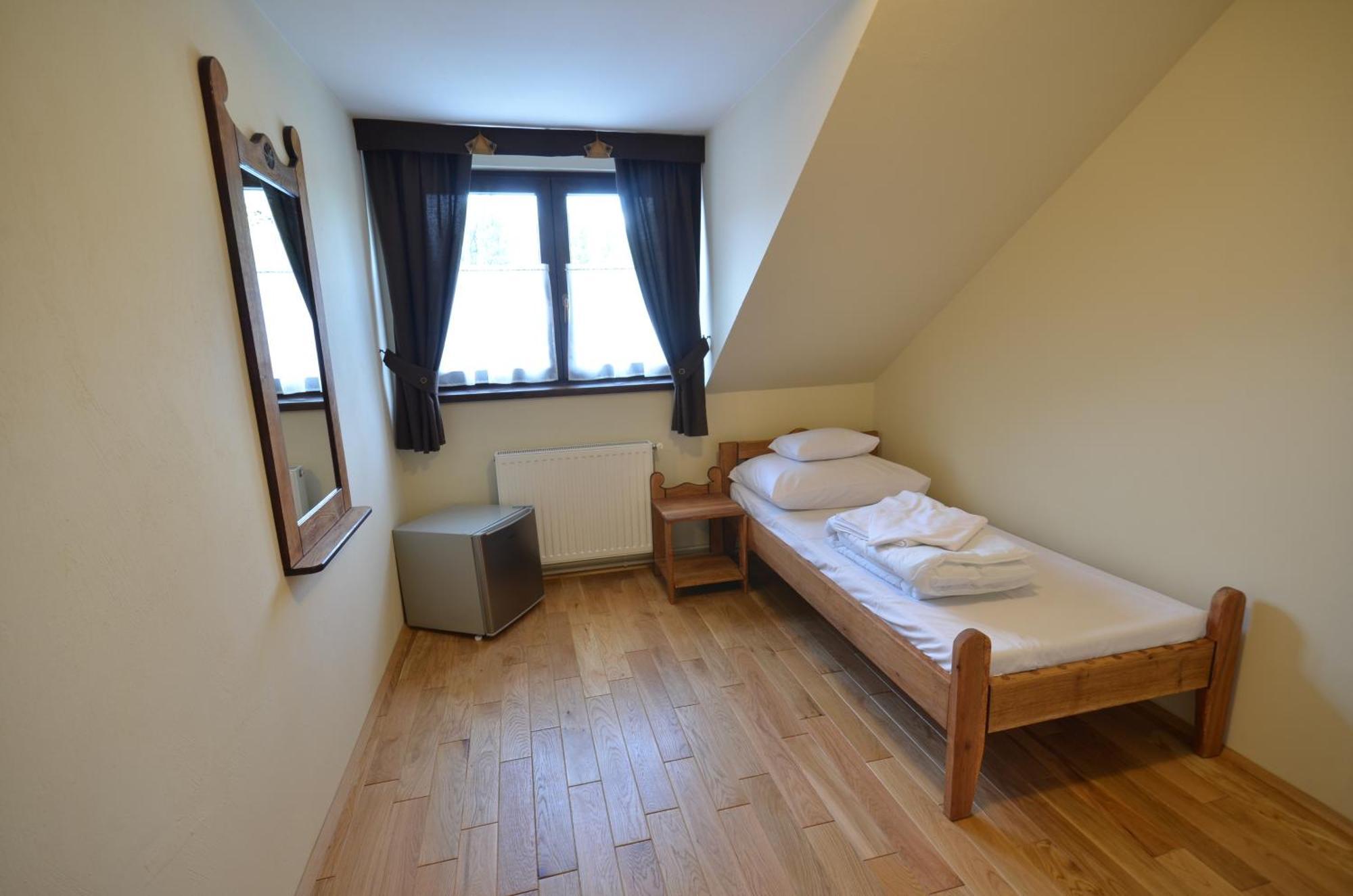Revesz Hotel, Restaurant And Rosa Hotel 3*