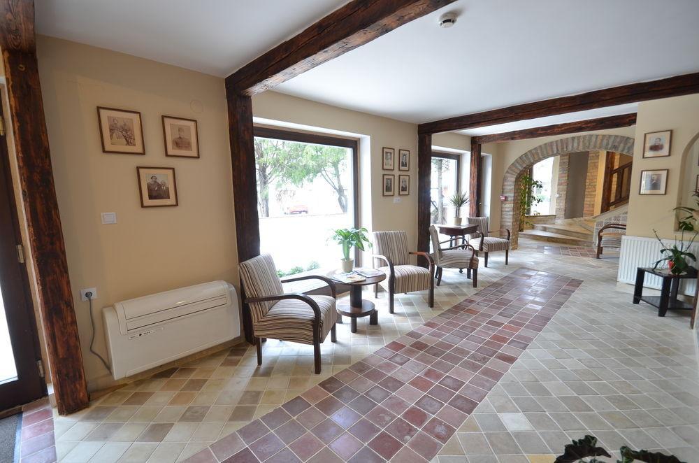 Hotel Revesz Hotel, Restaurant And Rosa Gyor