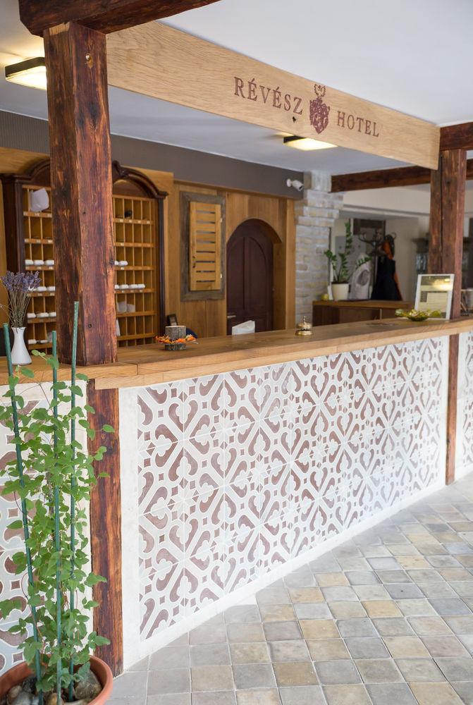 Hotel Revesz Hotel, Restaurant And Rosa