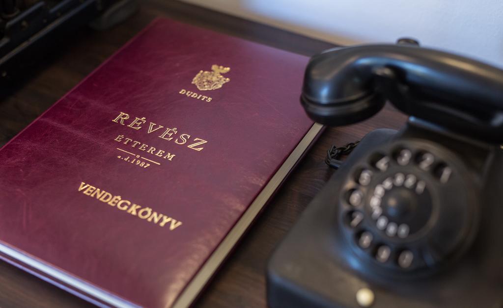 Revesz Hotel, Restaurant And Rosa Hotel 3*