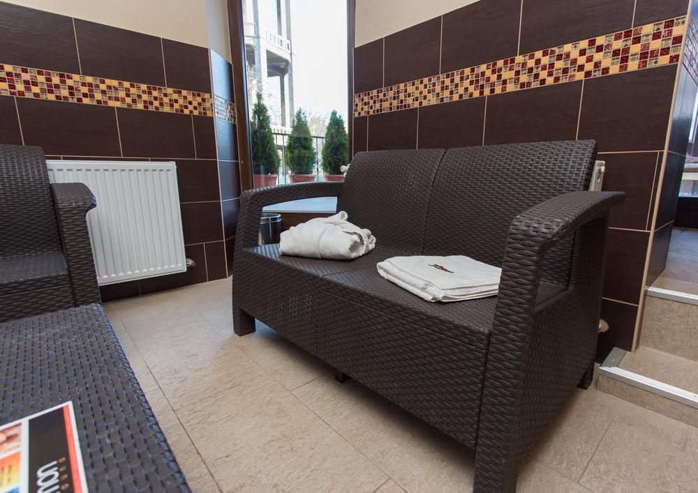 Hotel Revesz Hotel, Restaurant And Rosa Gyor