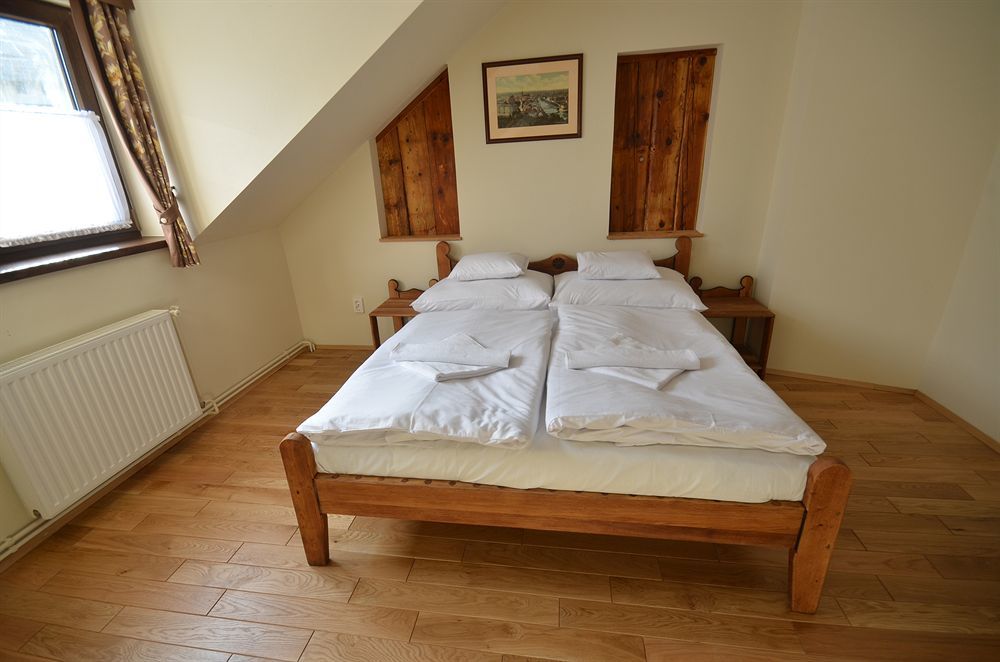 Revesz Hotel, Restaurant And Rosa 3*